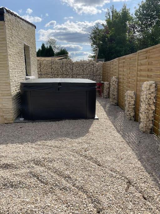 5 Min Airport Aeroport - Shuttle Navette - Parking Apartment Bonlier Exterior foto